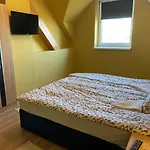 Romahegy Rendezvenyhaz Bed & Breakfast