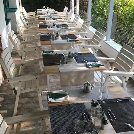 Romahegy Rendezvenyhaz Bed & Breakfast 4*