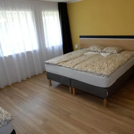Frühstückspension Romahegy Rendezvenyhaz 4*