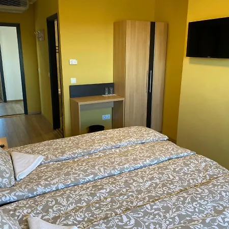 Bed & Breakfast Romahegy Rendezvenyhaz 4*