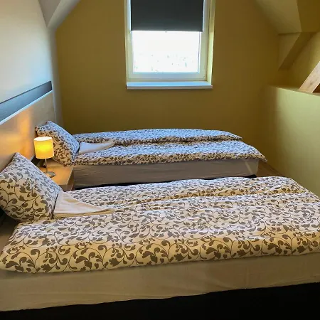 Romahegy Rendezvenyhaz Bed & Breakfast *